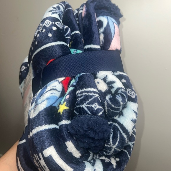 Disney Stitch Blanket throw home its stitch-mas chrismas blanket new snow soft - Picture 4 of 9